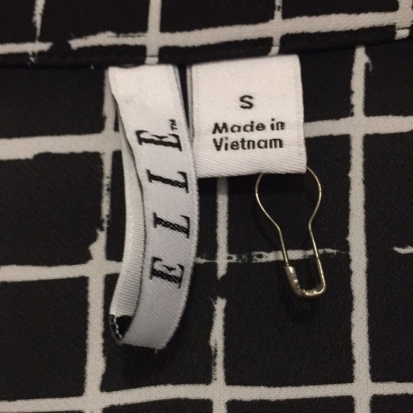 Elle Small Blouse Black and white squares NWT - Picture 3 of 6